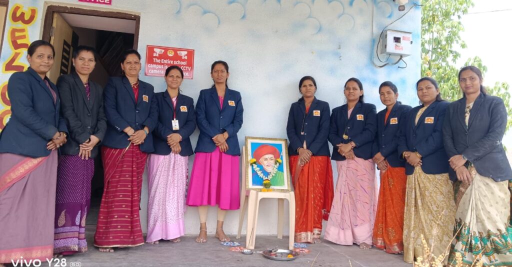 दि एम्रल्ड हाईट्स प्री स्कूल अँड ॲकॅडमी साखरवाडी शाळेमध्ये महात्मा ज्योतीराव फुले जयंती उत्साहात साजरी