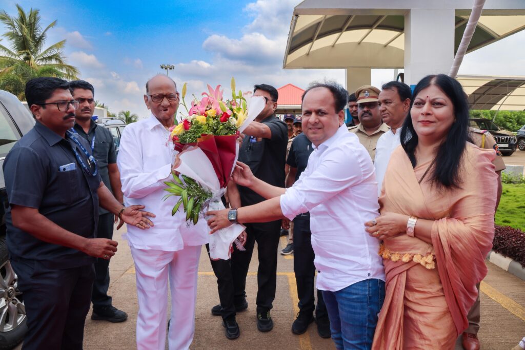 के. बी. उद्योग समूहास माजी केंद्रीय कृषिमंत्री शरद पवार यांची सहपरिवार भेट