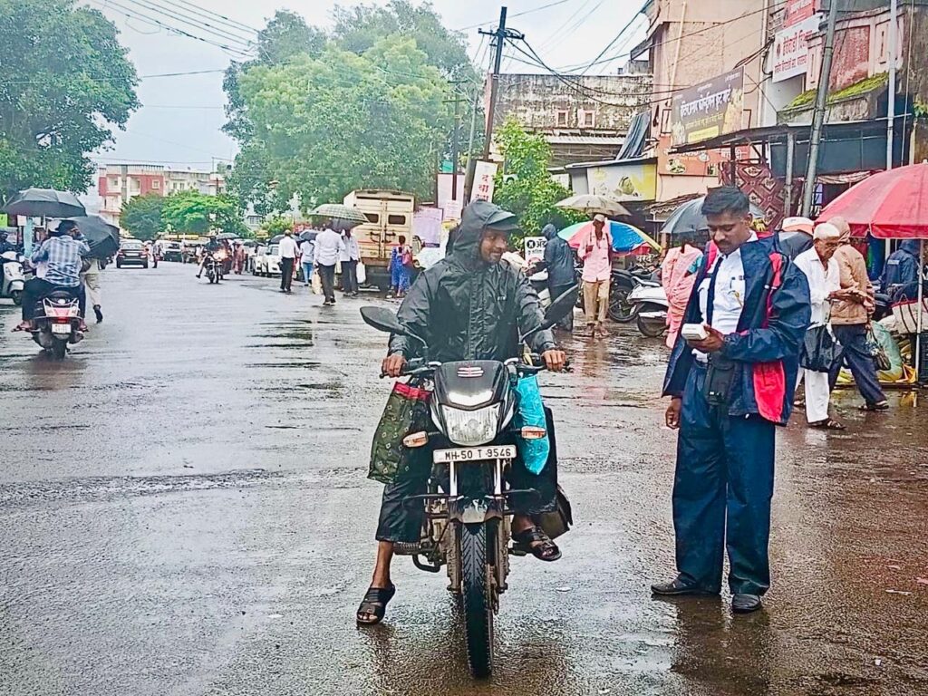 वाहतूक नियमांचे उल्लंघन करणाऱ्या वाहनांवर ढेबेवाडी पोलीसांची कारवाई