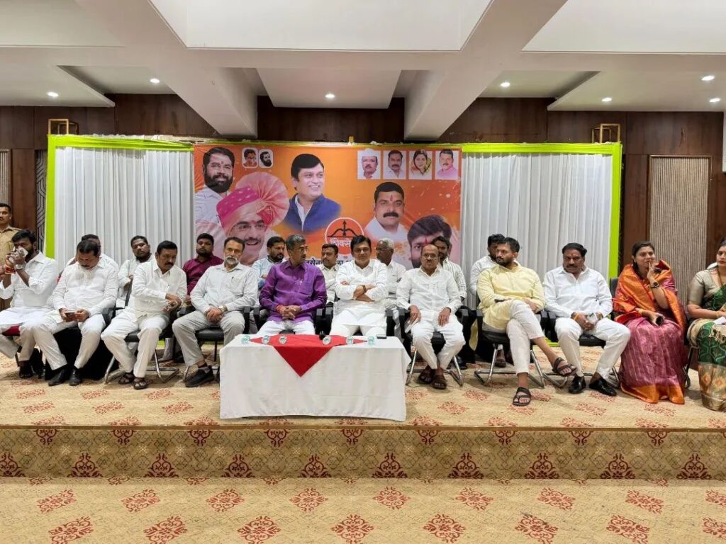 सन्मानाची वागणूक मिळावी; अन्यथा चर्चेचे पर्याय खुले, शिवसेनेच्या मेळाव्यात पालकमंत्री शंभूराज देसाई यांचे स्पष्ट संकेत